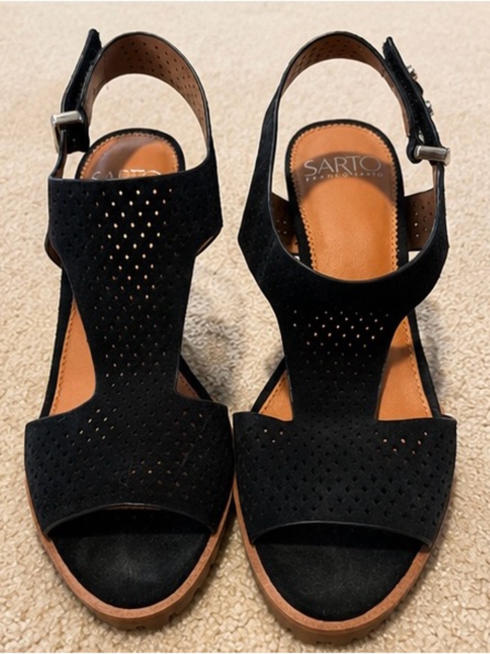 Sarto by Franco Sarto Black Perforated Block Heel Sandals NWOT Size 6.5
